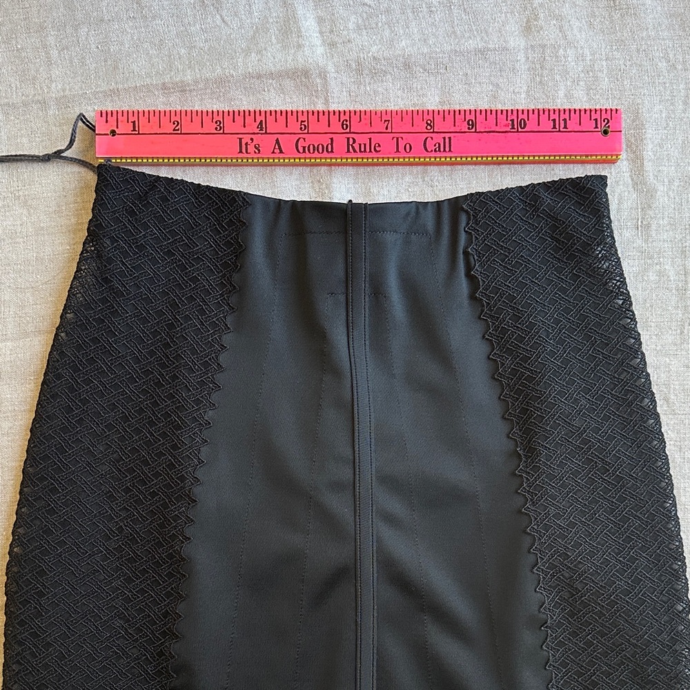 La Perla Greta Girdle Black Appliqué Skirt - Picture 3 of 12